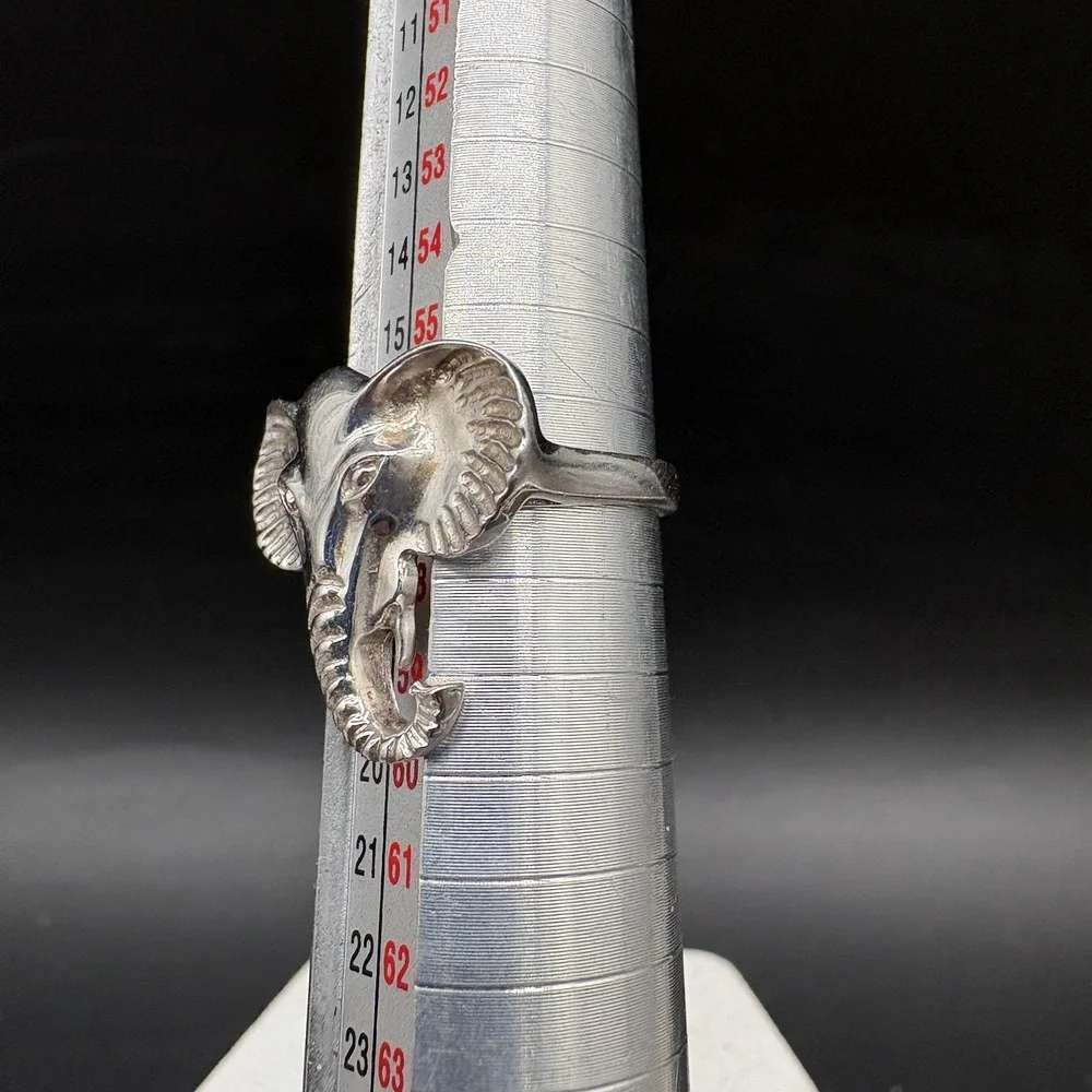 Unbranded Elephant Head Ring Unisex Size 8 Silver Excellent 925 Sterling Thai